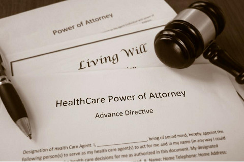 Ủy quyền chăm sóc sức khỏe (Healthcare Power of Attorney) là gì? Đặc điểm