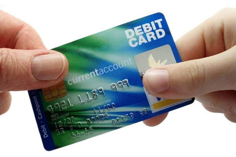 Thẻ ghi nợ (Debit card) là gì? Lợi ích khi sử dụng thẻ ghi nợ