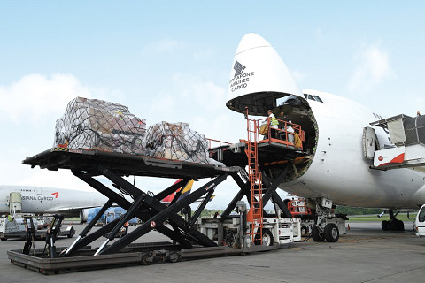 Vận tải hàng không (Air Freight) là gì? Ưu điểm và hạn chế