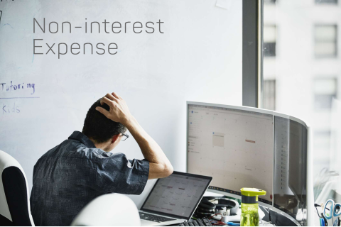 Chi phí không chịu lãi (Non-interest Expense) là gì? Các thành phần của Chi phí không chịu lãi