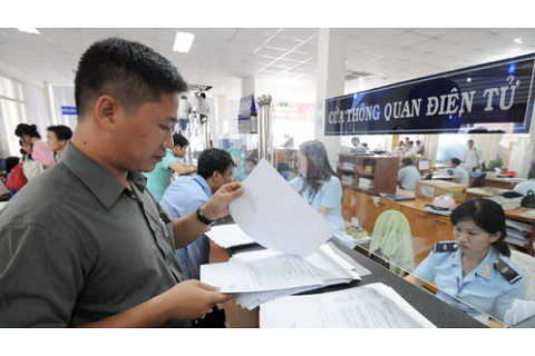 Thông quan hải quan (Customs clearance) là gì? Cơ sở và điều kiện thông quan hải quan