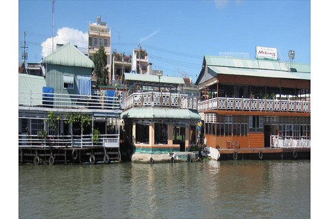 Khách sạn nổi (Floating hotel) là gì? Xếp hạng khách sạn nổi